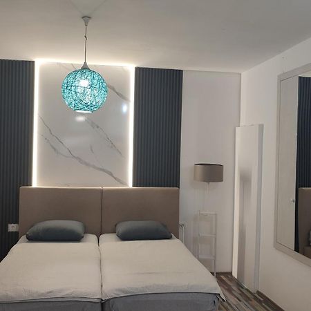 V&J Apartments Подгорица Экстерьер фото