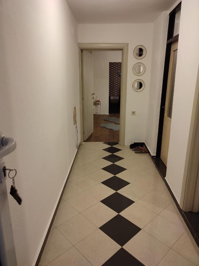 V&J Apartments Подгорица Экстерьер фото