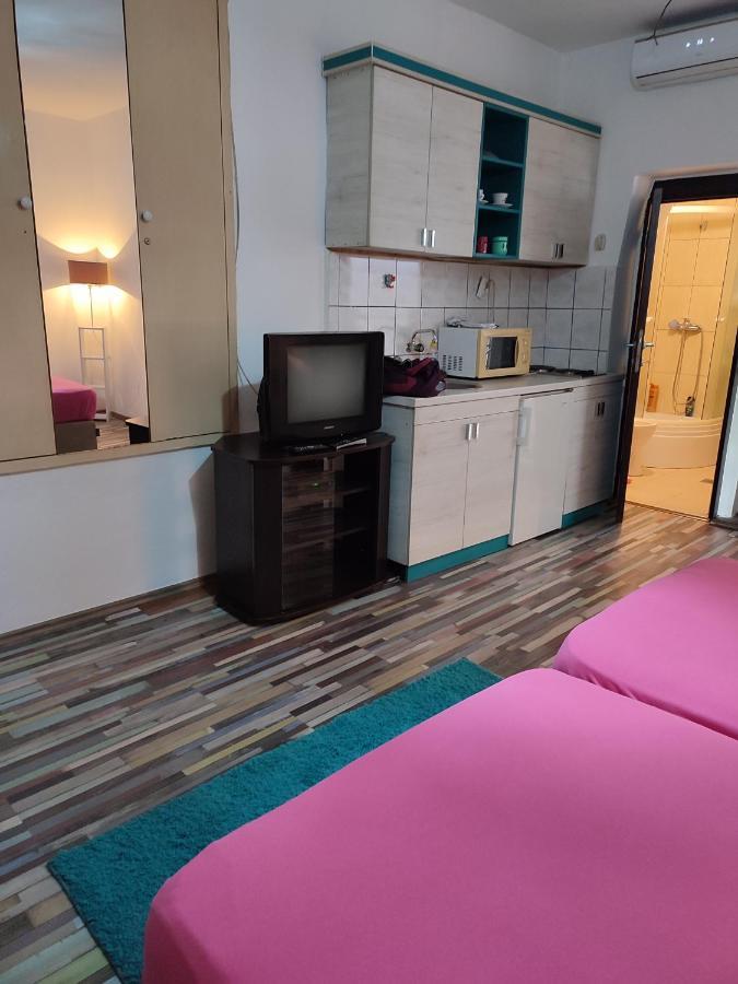 V&J Apartments Подгорица Экстерьер фото