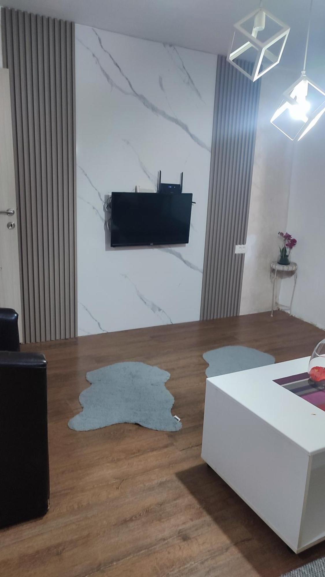 V&J Apartments Подгорица Экстерьер фото